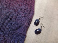 oorbellen in met tinten paars-blauw